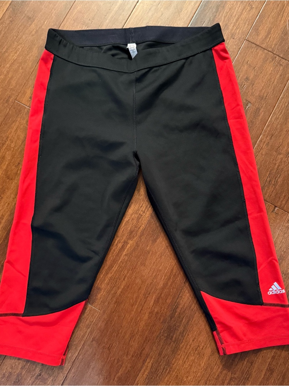 adidas Women’s Black & Red Athletic Compression Capri Pants Size L
